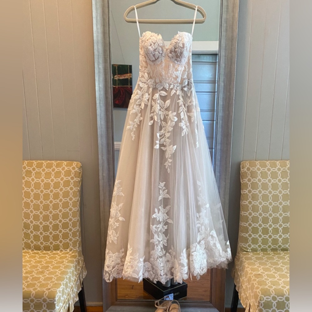 Allure Bridal sample ball/wedding dress